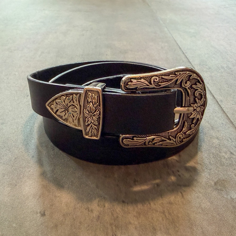 Vintage VTG Y2K 2000's 00's Western Cowboy Black Floral Buckle Belt
